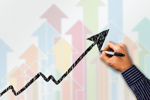 间群策略 首批“AI超级员工”上岗在即，三年普及率超70%，国家这一助推有何深意